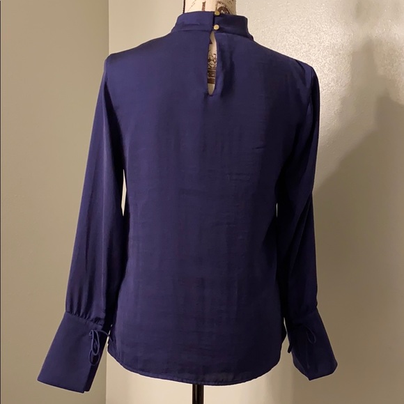 Banana Republic long sleeve blouse - Picture 2 of 5